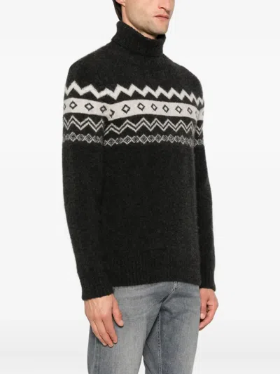 Eleventy Turtleneck Jacquard Sweater In Black