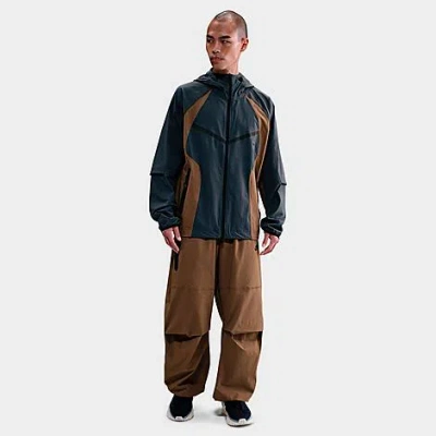 Nike Men's Tech Woven Oversized Pants In Brown
