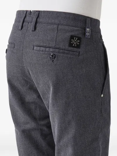 Jacob Cohen Bobby Slim-fit Tessuto Chevron Di Cotone Stretch Tinto In Capo Trousers In Gray
