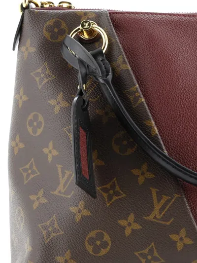Pre-owned Louis Vuitton V Tote Monogram Canvas And Leather Mm Shoulder Bag In Brown