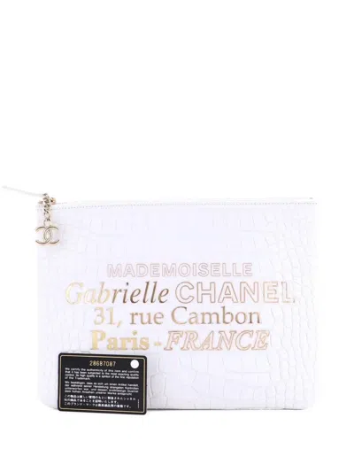 Pre-owned Chanel Signature O Case Pouch Printed Crocodile Embossed Calfskin Medium Clutch Bag In White