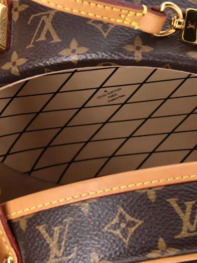 Pre-owned Louis Vuitton Petite Boite Chapeau Bag Monogram Canvas Crossbody Bag In Brown