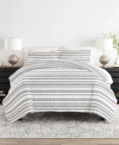 Ienjoy Home Ultra Soft Romantic Damask 2-pc. Duvet Cover Set, Twin/twin Xl In Multi