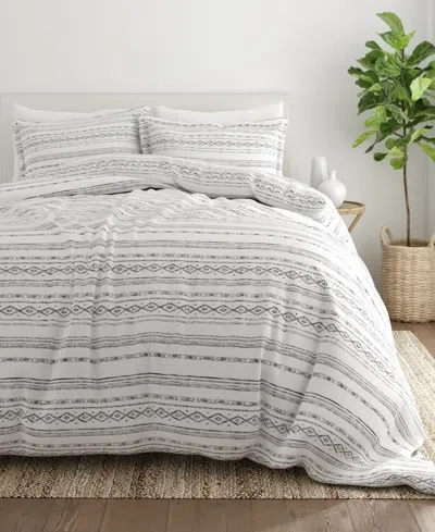 Ienjoy Home Ultra Soft Romantic Damask 2-pc. Duvet Cover Set, Twin/twin Xl In Multi