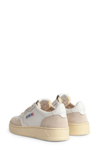 Autry Medalist Low Leather And Suede White And Powder Sneakers In Multi