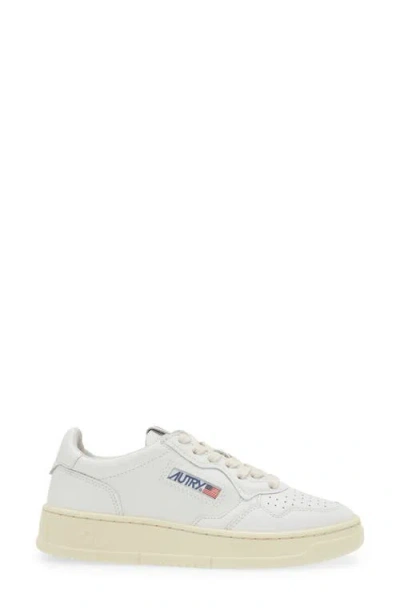 Autry Medalist Low Sneaker In White