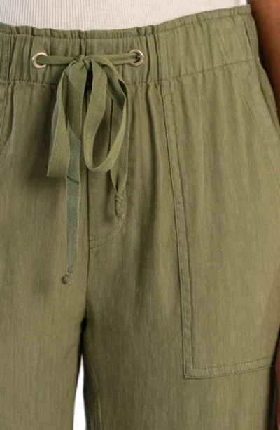 Kut From The Kloth Rosalie Linen Blend Drawstring Ankle Pants In Green