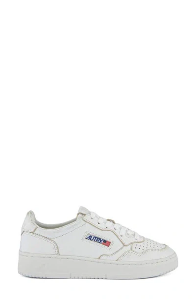 Autry Medalist Leather Low-top Sneakers