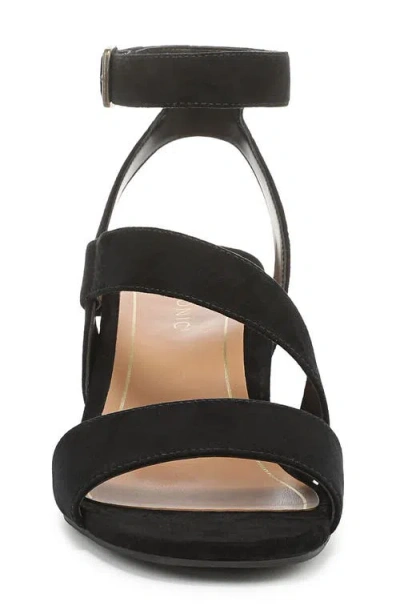 Vionic Samara Block Heel Sandal In Black