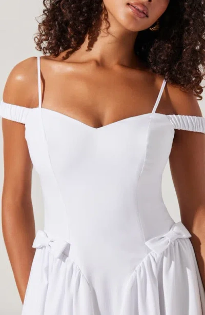 Astr The Label Elvinia Cold Shoulder Midi Dress In White