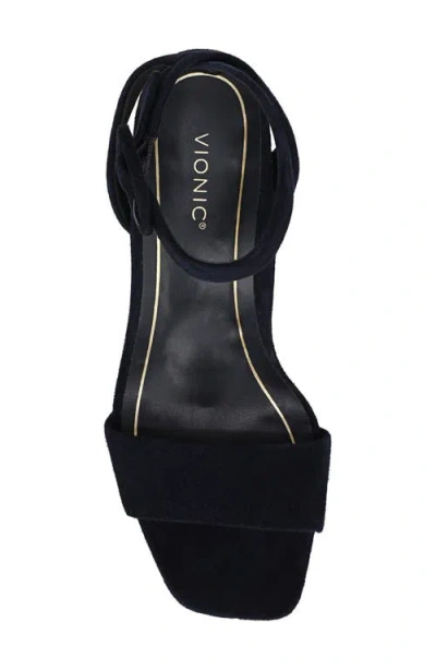 Vionic Zinfandel Sandal In Blue