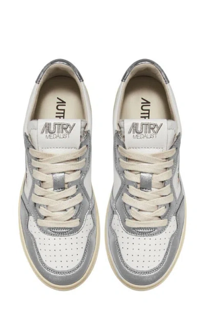 Autry Medalist Low Top Sneaker In Multi