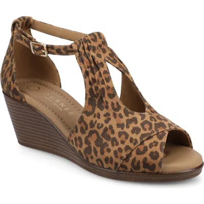 Journee Collection Journee Kedzie Wedge Sandal In Brown