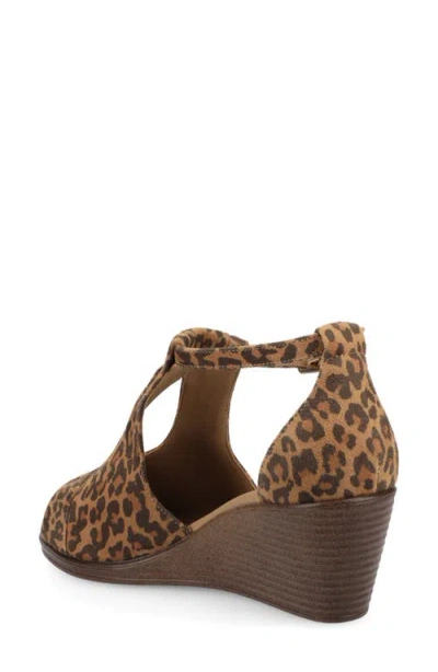 Journee Collection Journee Kedzie Wedge Sandal In Brown