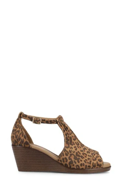 Journee Collection Journee Kedzie Wedge Sandal In Brown