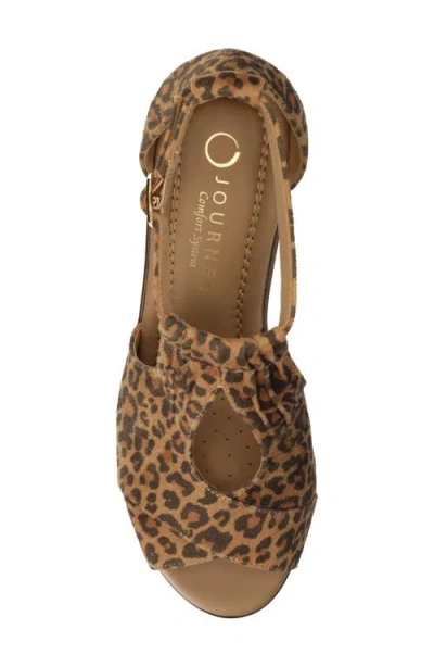 Journee Collection Journee Kedzie Wedge Sandal In Brown