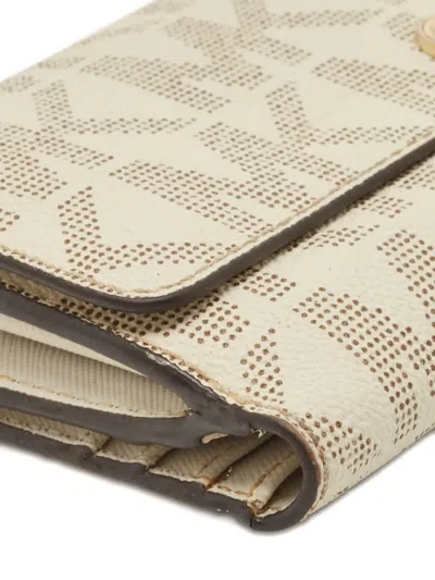 Pre-owned Michael Kors 859716 White In Neutral