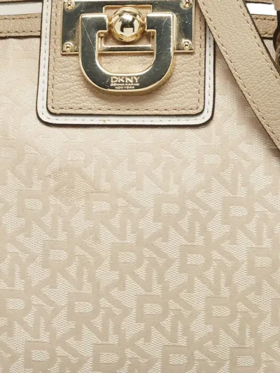 Pre-owned Dkny 811863 Cream In Neutral