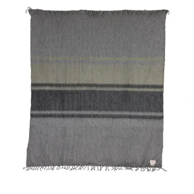Purple Nest Design Kallpa Collection Blanket In Gray