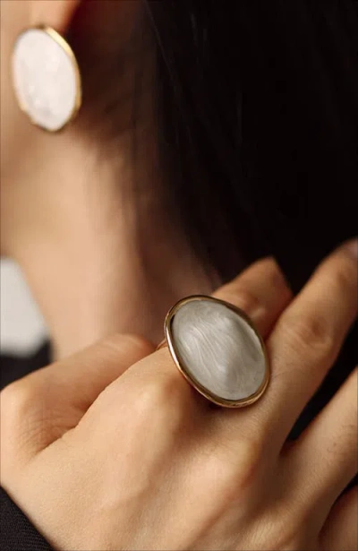 Retro Chic Ripple Ring