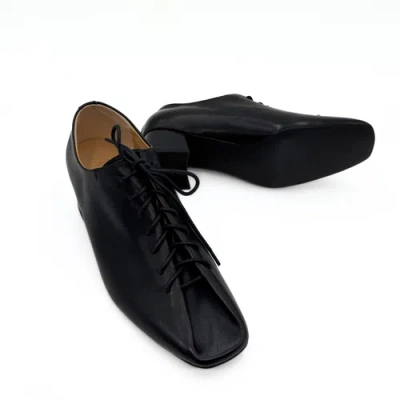 Amie Rafa Earl Choked Up Pump In Black