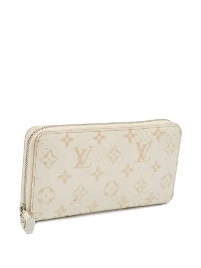 Pre-owned Louis Vuitton Zippy Wallet In White