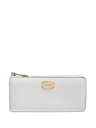 Pre-owned Michael Kors Vintage 2010 Zip-up Wallet In White