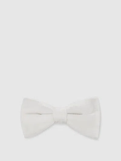 Reiss Ivory Velvet Bow Tie In White