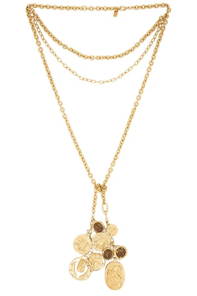 Chloé Pendant Necklace In Gold