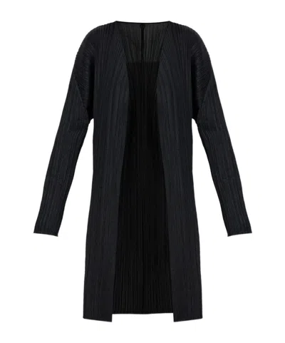 Issey Miyake Pleated Long Coat In Black