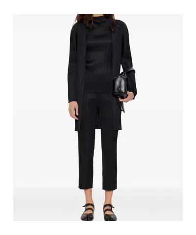 Issey Miyake Pleated Long Coat In Black