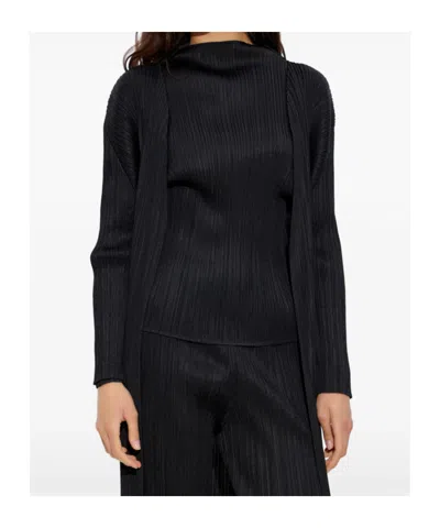 Issey Miyake Pleated Long Coat In Black
