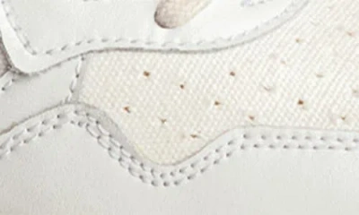 Autry Open Low Top Sneaker In White