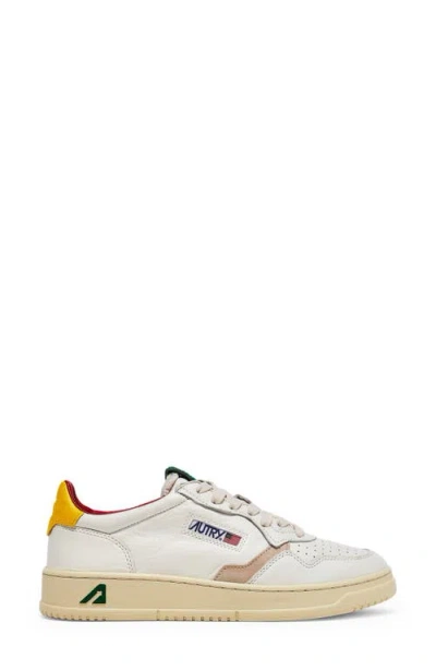 Autry Medalist Low Top Sneaker In White
