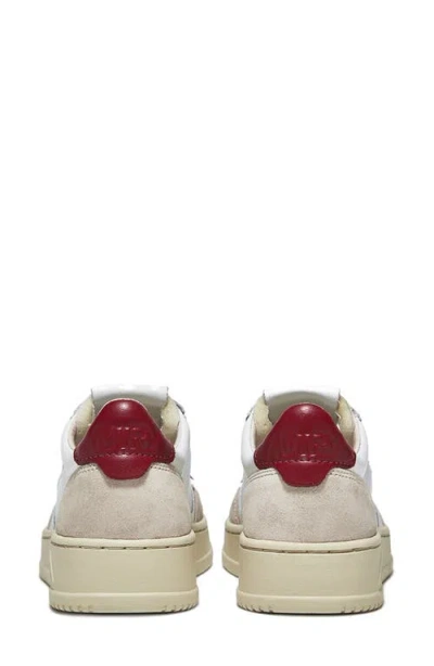 Autry Medalist Low Top Sneaker In White