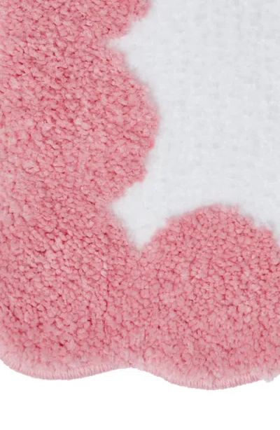 Vcny Home Scalloped Edge Tufted Bath Mat In Pink