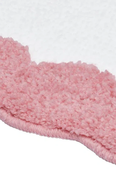 Vcny Home Scalloped Edge Tufted Bath Mat In Pink