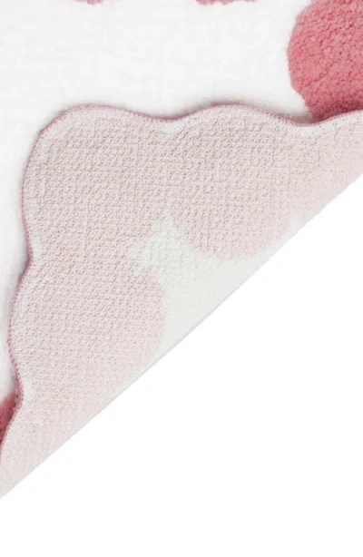 Vcny Home Scalloped Edge Tufted Bath Mat In Pink