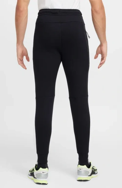 Nike Tech Fleece Joggers In Black