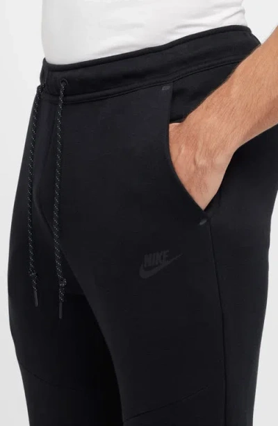 Nike Tech Fleece Joggers In Black
