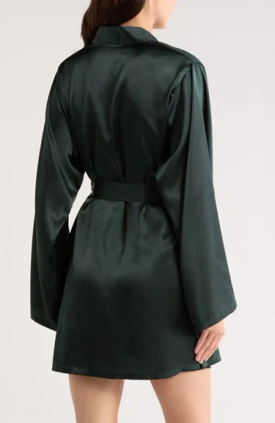 Kilo Brava Satin Robe In Green