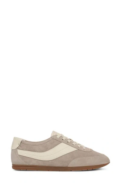 Vince La Runner Sneaker In Brown