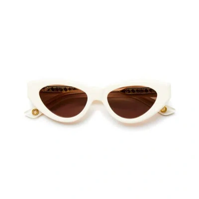 Vada Catfish Sunglasses In White