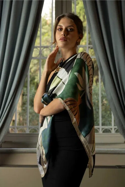 Elizabetta Lydia In White