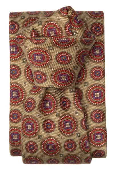 Elizabetta Farnese In Gold