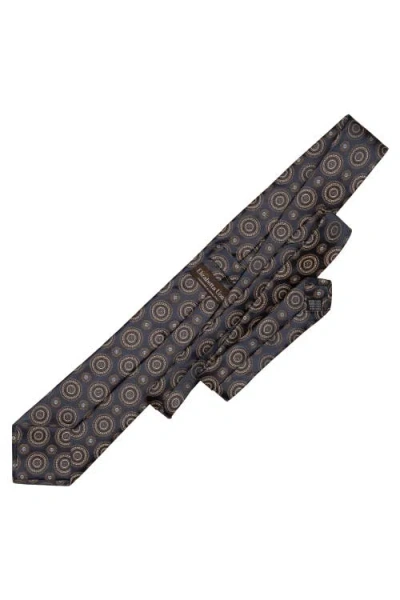 Elizabetta Cefalù In Gray