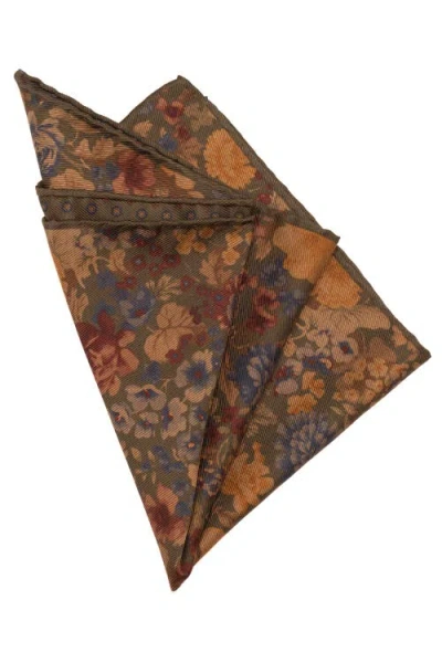 Elizabetta Vico In Green