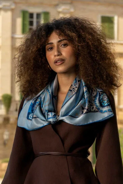 Elizabetta Romina In Gray