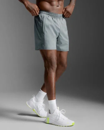 2xu Motion 5 Inch Shorts In White