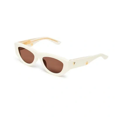 Vada Tokio Sunglasses In White